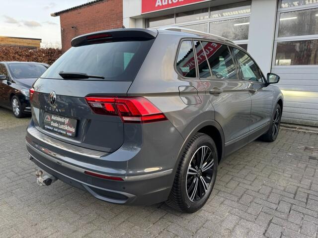 Volkswagen TIGUAN 1.5TSI 150PK DSG Active IQ-Light Virtual Camera ACC Trekhaak Navi