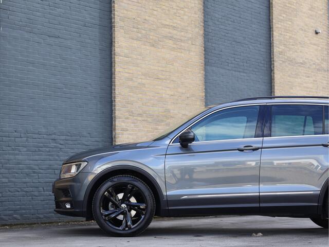 Volkswagen TIGUAN 1.5 TSI Comfortline ACC | CarPlay | 19" | Org. NL | Haak