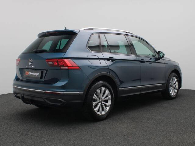 Volkswagen TIGUAN 1.5 TSI Life Business 150PK DSG Trekhaak, Achteruitrijcamera, Keyless, Navi, Adaptieve Cruise Control, Stoelverwarming, Elektr. Achterklep, 17" LM Velgen