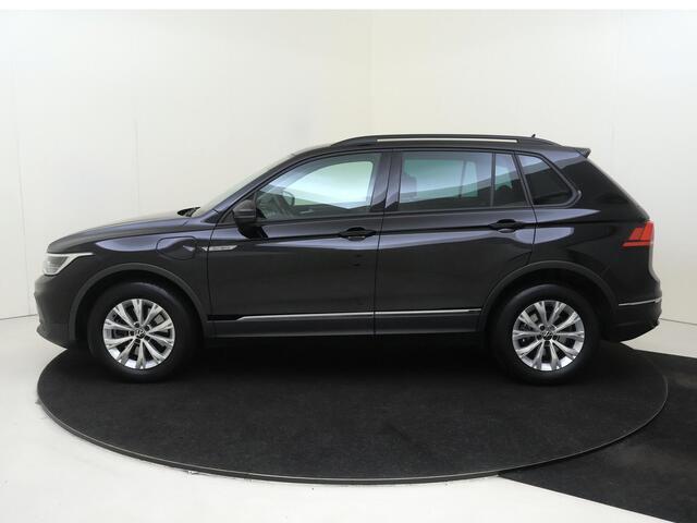 Volkswagen TIGUAN 1.4 TSI eHybrid Life Navigatie | Parkeercamera | LM velgen | Climat control |