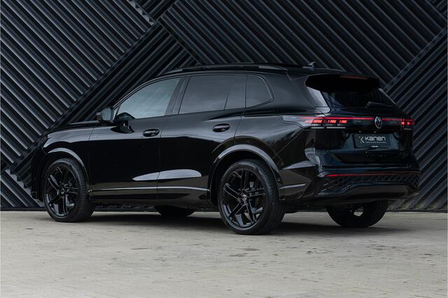 Volkswagen TIGUAN 1.5 eTSI R-Line ACC Pano IQ Light Massage 360 Ambient Winterpakket