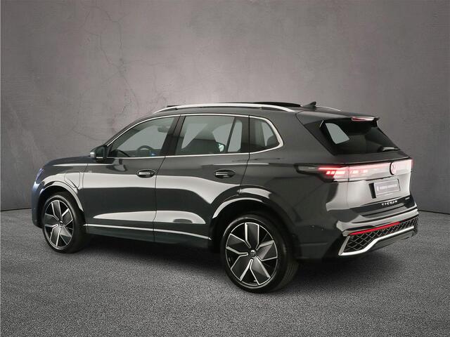 Volkswagen TIGUAN R-Line Edition 1.5 TSI eHybrid 272pk DSG Automaat Trekhaak, Panoramadak, Adaptive cruise control, Elektrische achterklep, LED koplampen, Achteruitrijcamera