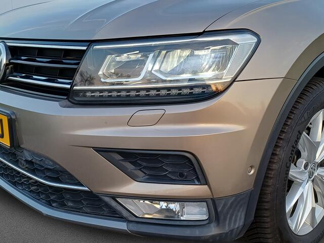 Volkswagen TIGUAN 1.4 TSI 4Motion Highline /Nieuwstaat !/Pano/Camera/Led/Navi/18 " /Ada Cruise/