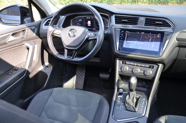 Volkswagen TIGUAN Allspace 1.5 TSI Highline Automaat/Navi/Pdc/Ecc/Led/Virtual dashboard/Achteruitrijcamera/Panoramadak/Cr-Controle/19-Inch Lmv/Stoelverwarming/Dynaudio/Apple Carplay/Android Auto