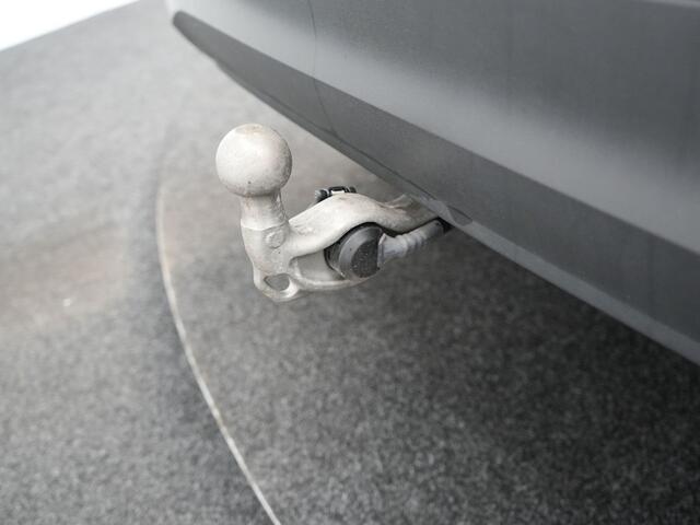 Volkswagen TIGUAN 1.5 eHybrid Elegance 204pk Plug In Hybrid | Panodak | Trekhaak af Fabriek | Adaptive Cruise | Head Up | 360 Camera | Alcantara Sportstoelen Massage | 20"L.M | IQ Light | Keyless |