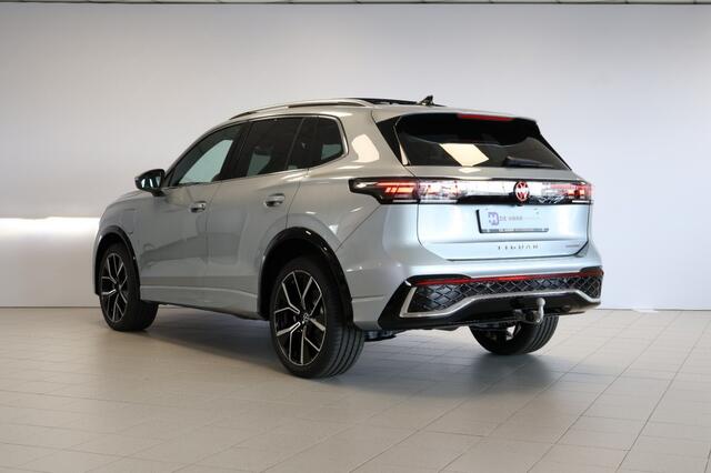 Volkswagen TIGUAN 1.5 eHybrid R Line Edition - Pano - 20 inch - Trekhaak