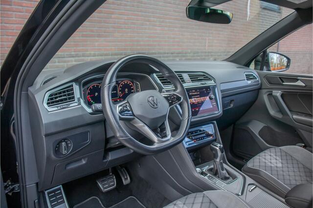 Volkswagen TIGUAN 1.5 TSI 150pk DSG R-Line Business+, Origineel NL, Trekhaak, Matrix LED, Navigatie, Keyless, Alcantara, Digital Cockpit.