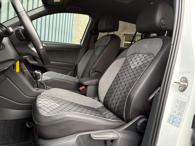 Volkswagen TIGUAN 1.5 TSI R-Line Business+ | Trekhaak wegkl. | Head Up | Side Assist | IQ Light | Elk. A-klep | Prijs Rijklaar!!