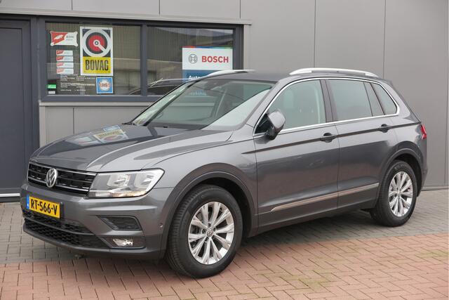 Volkswagen TIGUAN 1.4 TSI 125pk Comfortline 6 versn. , Camera , Trekhaak , Navi, Carplay. Stuurwiel multifunctioneel, Adaptive cruise, Buitenspiegels inklapbaar,Parkeerhulp. .