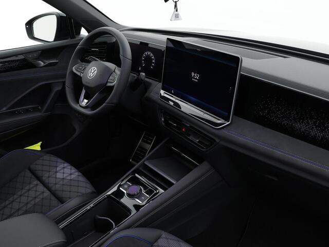 Volkswagen TIGUAN R-Line Edition 1.5 eHybrid 204 PK 6 versn. DSG · Achteruitrijcamera · Draadloze telefoonverbinding · Black Style Pakket · Panoramaschuif-kanteldak ·