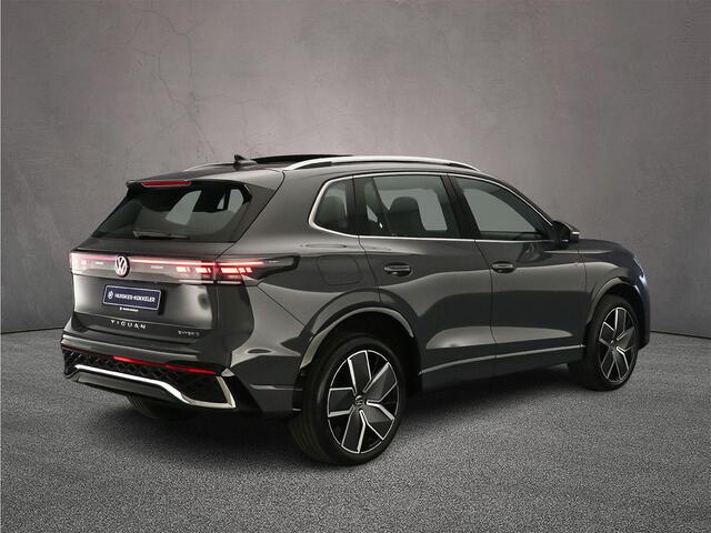 Volkswagen TIGUAN R-Line Edition 1.5 TSI eHybrid 272pk DSG Automaat Trekhaak, Adaptive cruise control, Panoramadak, Achteruitrijcamera, Elektrische achterklep