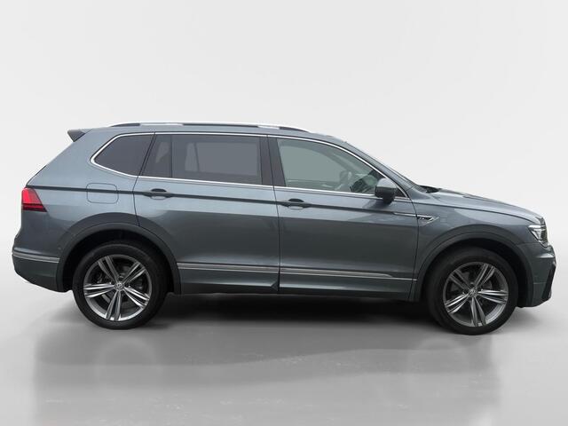 Volkswagen TIGUAN Allspace 1.5 TSI Highline Business R 7p. | Automaat | Schuif-Kantel Dak | Digital Dashboard | Camera | Stoelverwarming | Climate Control | Cruise Control | Apple Carplay/Android Auto | DAB | Navigatie | Parkeersensoren
