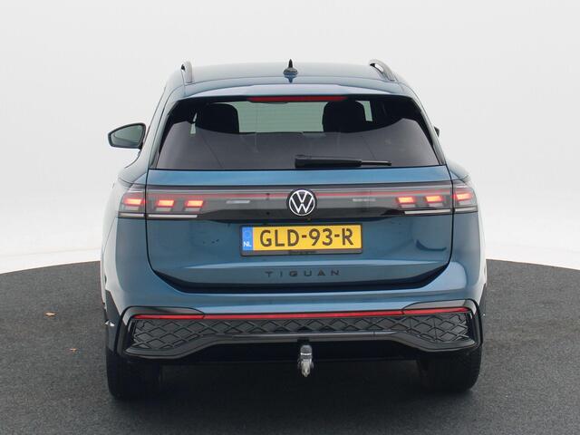 Volkswagen TIGUAN 1.5 eHybrid 204 Pk Automaat R-Line Business | Black Style | Trekhaak | Camera | Full LED | Stoel Verwarming/Koeling | 20 Inch | 13.732 Km !!