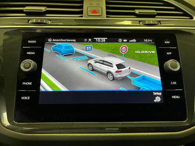 Volkswagen TIGUAN 1.5 TSI Life Business | TREKHAAK | CAMERA | STOELVERWARMING |