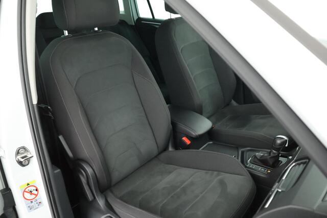 Volkswagen TIGUAN 1.4 TSI 150pk DSG R-Line Highline Trekhaak Stoelverwarming Keyless Virtual Cockpit Navigatie