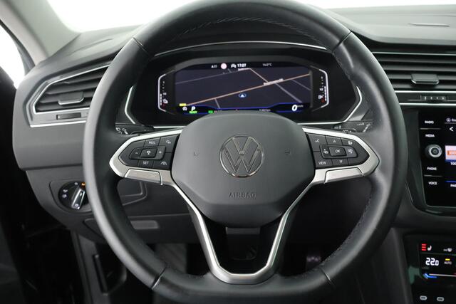 Volkswagen TIGUAN 1.4 TSI eHybrid 245pk Elegance Camera Keyless Stoelverwarming Panoramadak Virtual Cockpit Navigatie