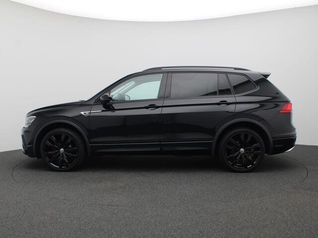 Volkswagen TIGUAN Allspace 1.5 TSI Highline Business R 7p. 150PK DSG Trekhaak, 20", Black Style, Head-Up Display, Achteruitrijcamera, Alarm, Keyless