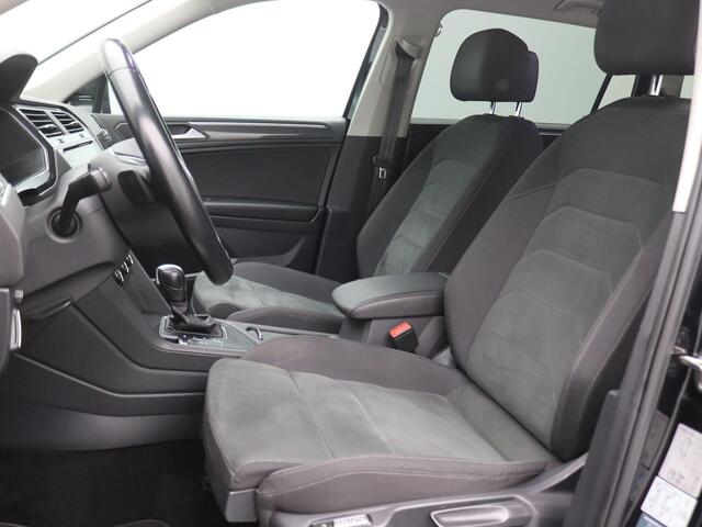 Volkswagen TIGUAN Allspace 1.5 TSI Highline Business R 7p. 150PK DSG Trekhaak, 20", Black Style, Head-Up Display, Achteruitrijcamera, Alarm, Keyless