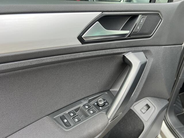 Volkswagen TIGUAN 1.4 TSI Comfortline Business | ACC | PDC | Stoelverw./massage | Navi | Elektr. klep |