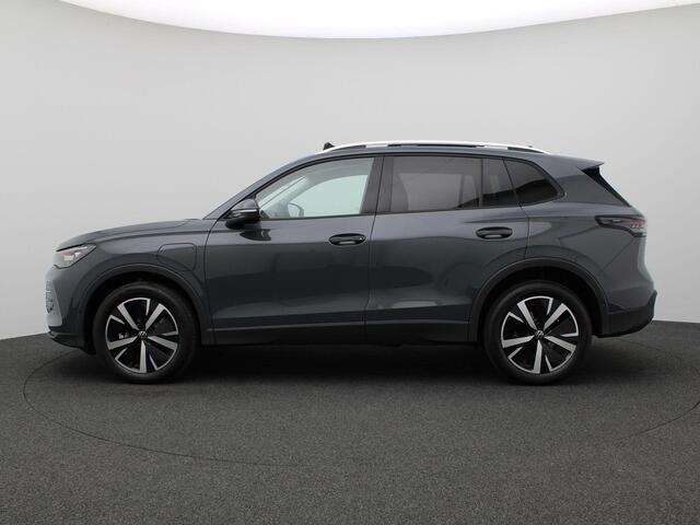 Volkswagen TIGUAN 1.5 eHybrid Life Edition 204PK DSG Pano-Schuifdak, Trekhaak, 19" LM Velgen, Navi via apple carplay/android auto, Stoel-stuurverwarming, Keyless, Elektr. Achterklep, Side Assist