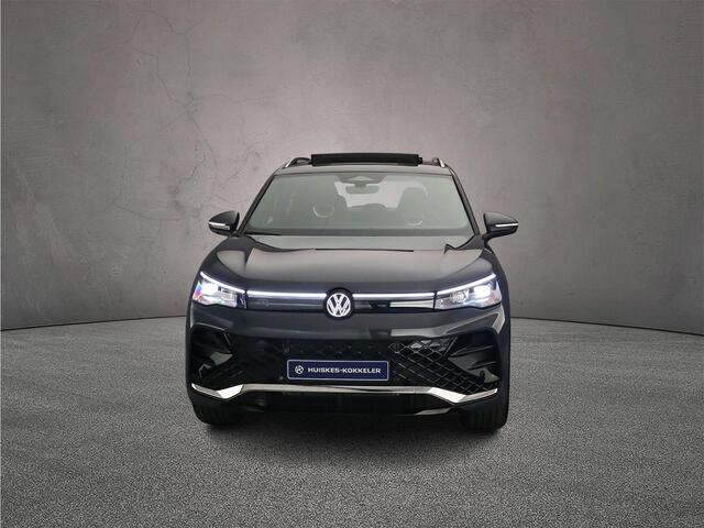 Volkswagen TIGUAN R-Line Edition 1.5 TSI eHybrid 272pk DSG Automaat Trekhaak, Adaptive cruise control, Panoramadak, Elektrische achterklep, Achteruitrijcamera