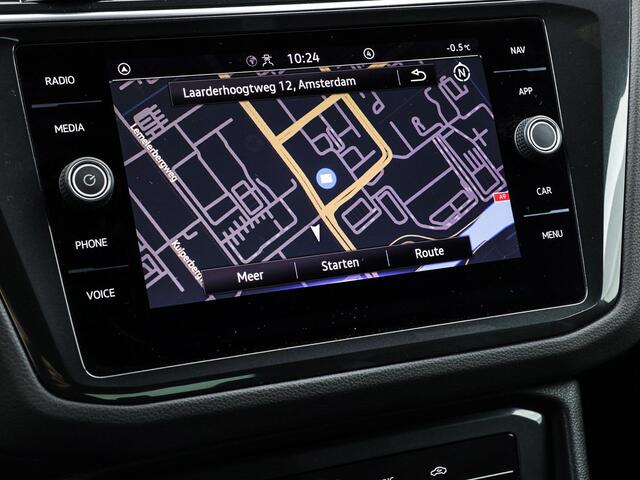 Volkswagen TIGUAN 1.5 TSI 150pk DSG R-Line · Apple/Android Car Play · Navigatie · P-Sensoren · Elek. Trekhaak · 19'' Inch ·