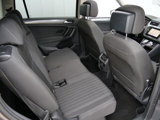 Volkswagen TIGUAN 1.5 TSI 150pk Allspace Life Automaat Schuifdak / trekhaak / Camera / 7-persoons