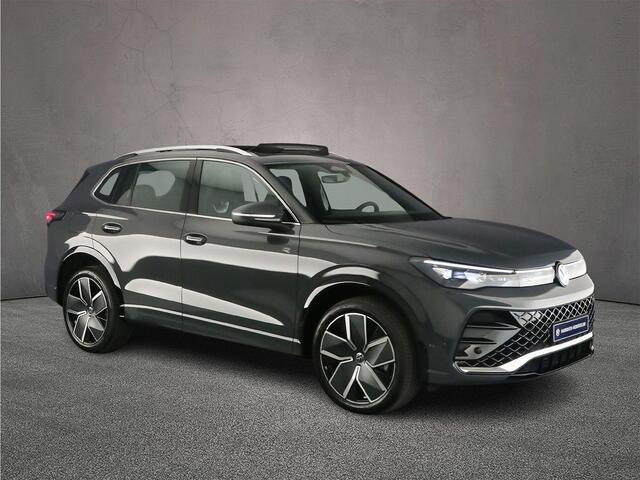 Volkswagen TIGUAN R-Line Edition 1.5 TSI eHybrid 272pk DSG Automaat Trekhaak, Panoramadak, Adaptive cruise control, Elektrische achterklep, LED koplampen, Achteruitrijcamera