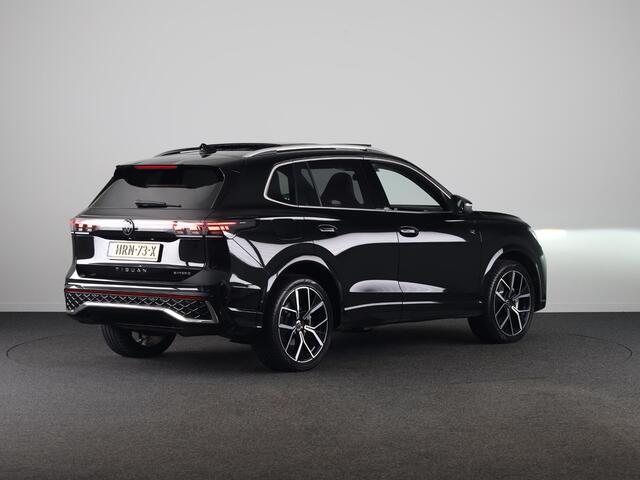 Volkswagen TIGUAN 1.5 eHybrid R-Line Edition | 272 PK |Automaat (DSG) | Verlengde garantie | Navigatie | Panoramadak | Parkeersensoren (Park assist) | Rondomzicht 360 grade camera | Stoelverwarming | R-Line |