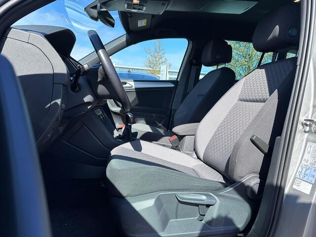 Volkswagen TIGUAN 1.5 TSI Comfortline Business R-Line | Camera | LED | Keyless | 19"