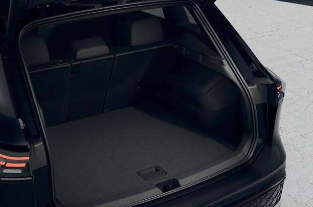 Volkswagen TIGUAN 1.5 eHybrid 272PK DSG R-Line Edition / Fabrieksgarantoe tot 27-01 2030 / Trekhaak / Panoramadak / Harman Kardon / 20'' LMV / VW