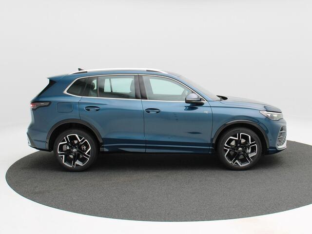 Volkswagen TIGUAN 1.5 eHybrid 272 Pk Automaat R-Line | Trekhaak | Head-up | 360° Camera | Stoel/Stuur Verwarming | Massage | Stoel Ventilatie | Adaptive cruise | 19 Inch | 24.515 Km !!