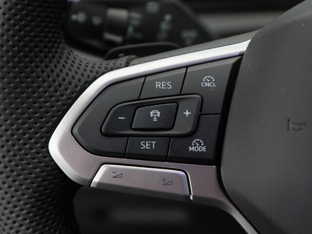 Volkswagen TIGUAN 1.5 eHybrid 272 Pk Automaat R-Line | Trekhaak | Head-up | 360° Camera | Stoel/Stuur Verwarming | Massage | Stoel Ventilatie | Adaptive cruise | 19 Inch | 24.515 Km !!