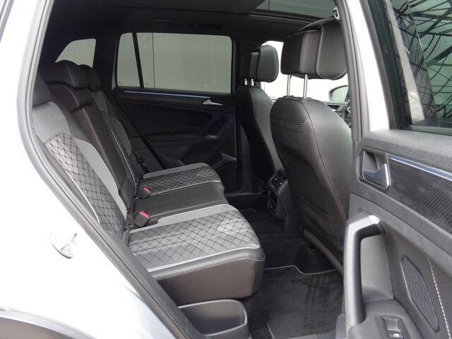 Volkswagen TIGUAN 1.4 TSI eHybrid R-Line Business * PANORAMAKDAK * 40 KM ACCU RANGE !!