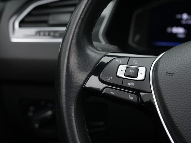 Volkswagen TIGUAN 1.5 TSI 150 pk ACT Highline Business R / R-Line | Panoramadak | Trekhaak | Adaptive Cruise | Elektrische achterklep | Stoelverwarming