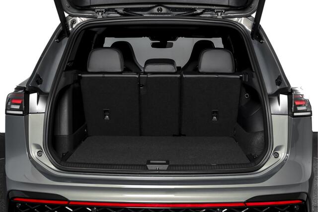 Volkswagen TIGUAN 1.5 eHybrid R-Line Edition 272 PK | Black Style | 15 inch Navi | Elek. Trekhaak | IQ Light | S/K-Panodak | Dig. Cockpit | Adapt. Cruise | Stoel-+Stuurverw. | 360 Camera | NAV + App. Connect | ECC | Elek. Klep | LM 20" | 8590