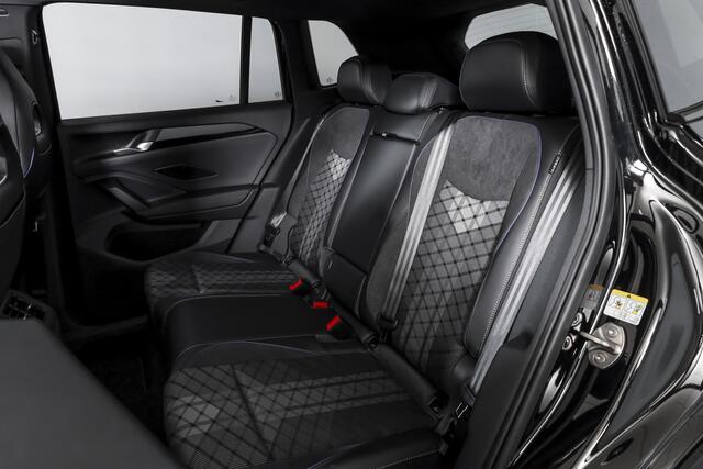 Volkswagen TIGUAN 1.5 eHybrid 272 PK R-Line | Black Style | Elek. Trekhaak | S/K-panodak | Adapt. Cruise | Stoel-+stuurverw. | App. Connect | Camera | PDC | LM 20" | 3971