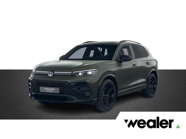 Volkswagen TIGUAN R-Line Edition 1.5 eHybrid 200 kW / 272 PK DSG | Black Style | Panoramadak | Trekhaak wegklapbaar | Harman Kardon |