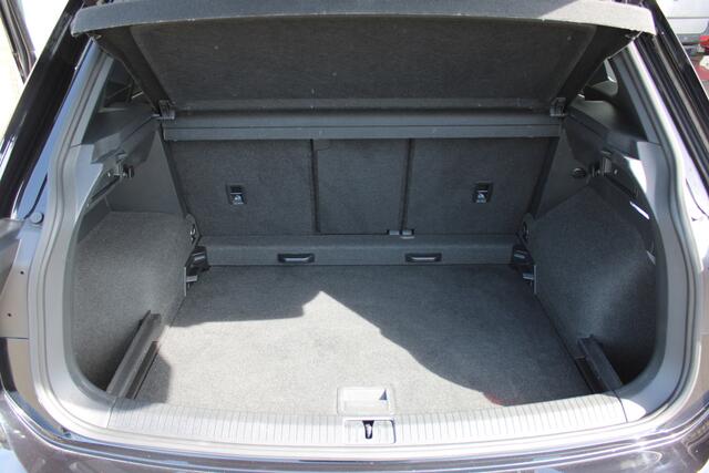 Volkswagen TIGUAN 1.5 TSI 150PK DSG R-Line Business+ |PANO|BLACK-STYLE|IQ.LIGHT|20-INCH|