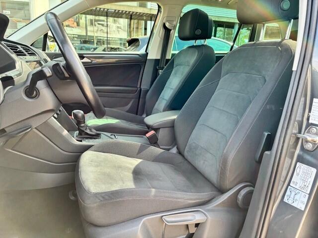 Volkswagen TIGUAN 1.5 TSI ACT Highline / R-line / Panodak/ Trekhaak wegklapbaar / Navi / Carplay