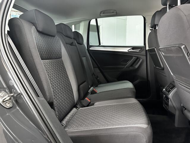 Volkswagen TIGUAN 1.5 TSI ACT Comfortline/ Automaat!/ Camera/ Flippers/ 17''LMV/ Apple+Android/ DAB+/ Clima/ Navi/ Cruise/ Bluetooth/ Multi.LEDER.Stuur/ Elek.pakket/ Isofix/ PDC V+A.