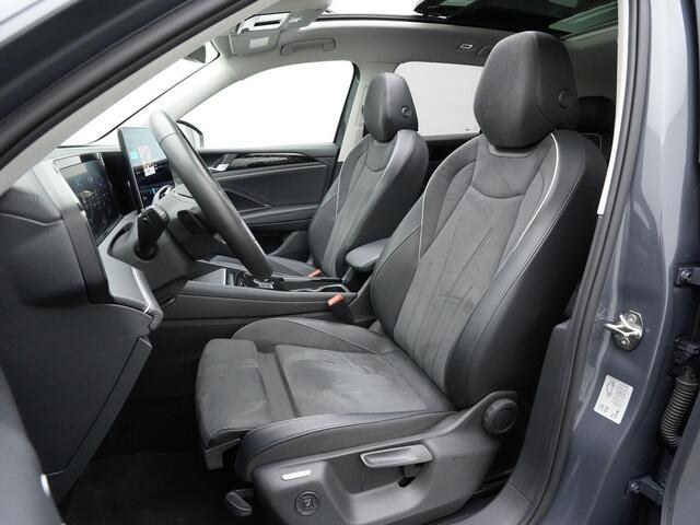 Volkswagen TIGUAN 1.5 eHybrid 204 pk Elegance | Panoramadak | Trekhaak | Head-up display | Adaptief onderstel | 360 Camera | IQ Light | Stuur-/stoelverwarming