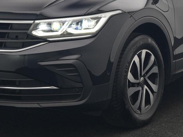 Volkswagen TIGUAN 1.4 TSI eHybrid Active PHEV 245pk Dealer O.H. | Trekhaak Af Fabriek | Adaptive Cruise | 360 Camera | Sportstoelen & Stuur Verwarmd | IQ Light | Keyless | Sfeerverlichting | Apple Carplay | Blis | Navigatie | DAB | Plug In Hybrid |