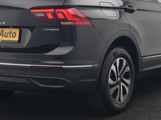 Volkswagen TIGUAN 1.4 TSI eHybrid Active PHEV 245pk Dealer O.H. | Trekhaak Af Fabriek | Adaptive Cruise | 360 Camera | Sportstoelen & Stuur Verwarmd | IQ Light | Keyless | Sfeerverlichting | Apple Carplay | Blis | Navigatie | DAB | Plug In Hybrid |