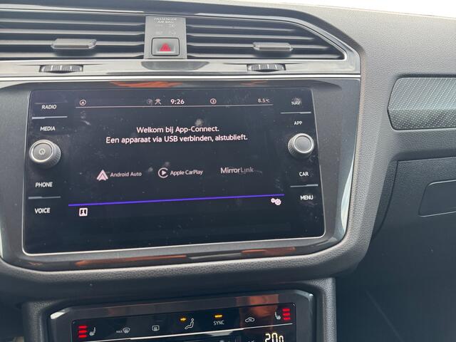 Volkswagen TIGUAN 1.5 TSI R-Line Business+ Panoramadak, IQ Light, Stuur/Stoelverwarming, Facelift, Elek Trekhaak