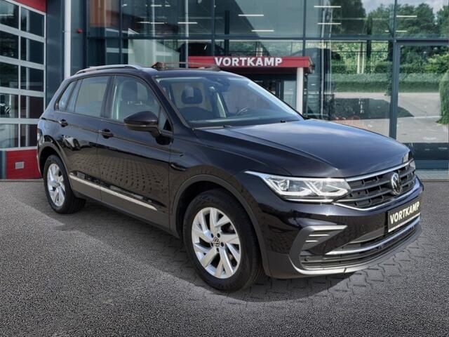 Volkswagen TIGUAN 2.0 TDI DSG 4-MOTION LIFE TREKHAAK/PANO-DAK/CAMERA/ACC/LED/STOEL+STUURVERW