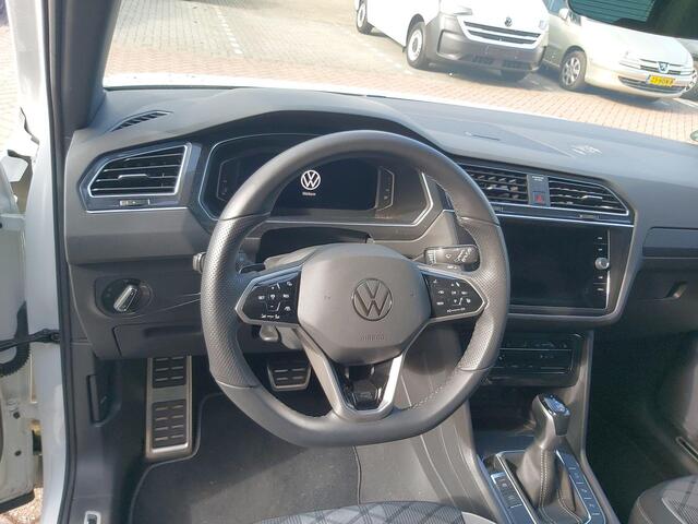 Volkswagen TIGUAN 1.5 TSI 150pk DSG R-Line · Panoramadak · Trekhaak · Camera · Apple/Android Car Play · Navigatie · Stoel-& Stuurverwarming · 19'' Inch ·