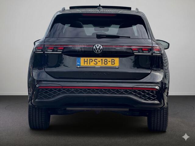 Volkswagen TIGUAN 1.5 eHybrid R-Line Edition Automaat | Panoramadak | Camera | Trekhaak wegklapbaar | Side Assist | Stoelverwarming