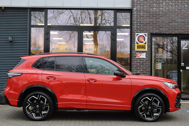 Volkswagen TIGUAN 1.5 eHybrid 272pk R-Line Black Style Pano/Leder/IQ.Light HD/360/Headup/HK/Keyless/ACC/DCC/Elek. stoelen/Dodehoek/20"/Trekhaak wegkl.