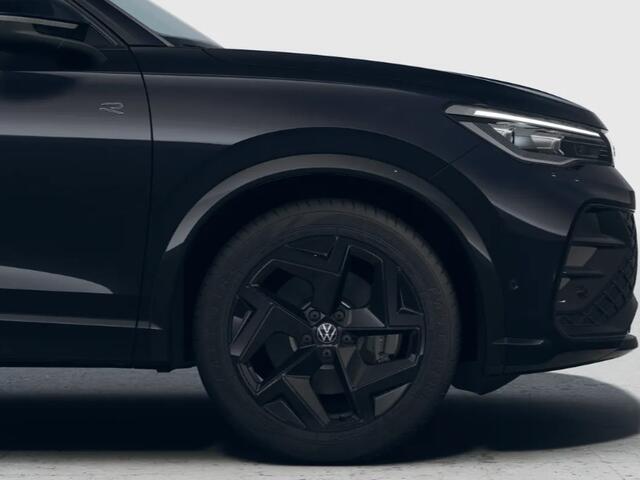 Volkswagen TIGUAN R-Line 1.5 eHybrid 204 PK 6 versn. DSG · Voorstoelen verwarmbaar · Sfeerverlichting · Trekhaak inklapbaar, met elektrische ontgrendeling, incl. aanhangermanoeuvreerhulp Trailer Assist · Prijs is inclusief inruilpremie ·